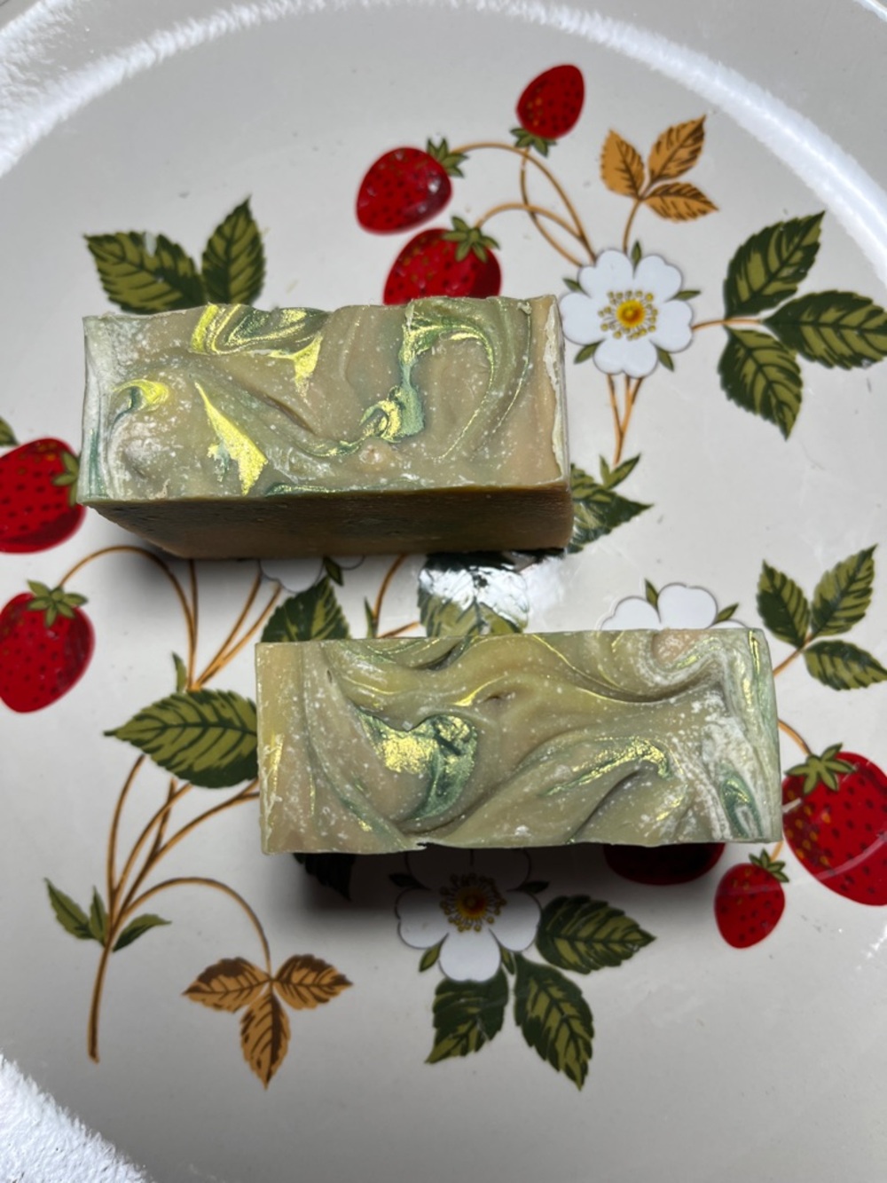 Herbal Lemon Goat Milk Soap Set - Picture 3 of 5